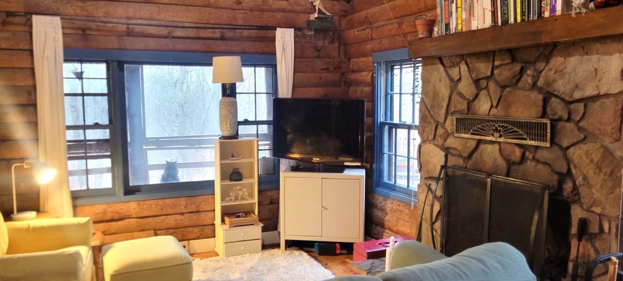 1522 Holland Creek Rd - Photo 3 of 32