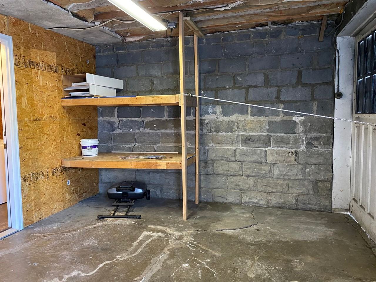 430 N River St - Photo 2 of 18