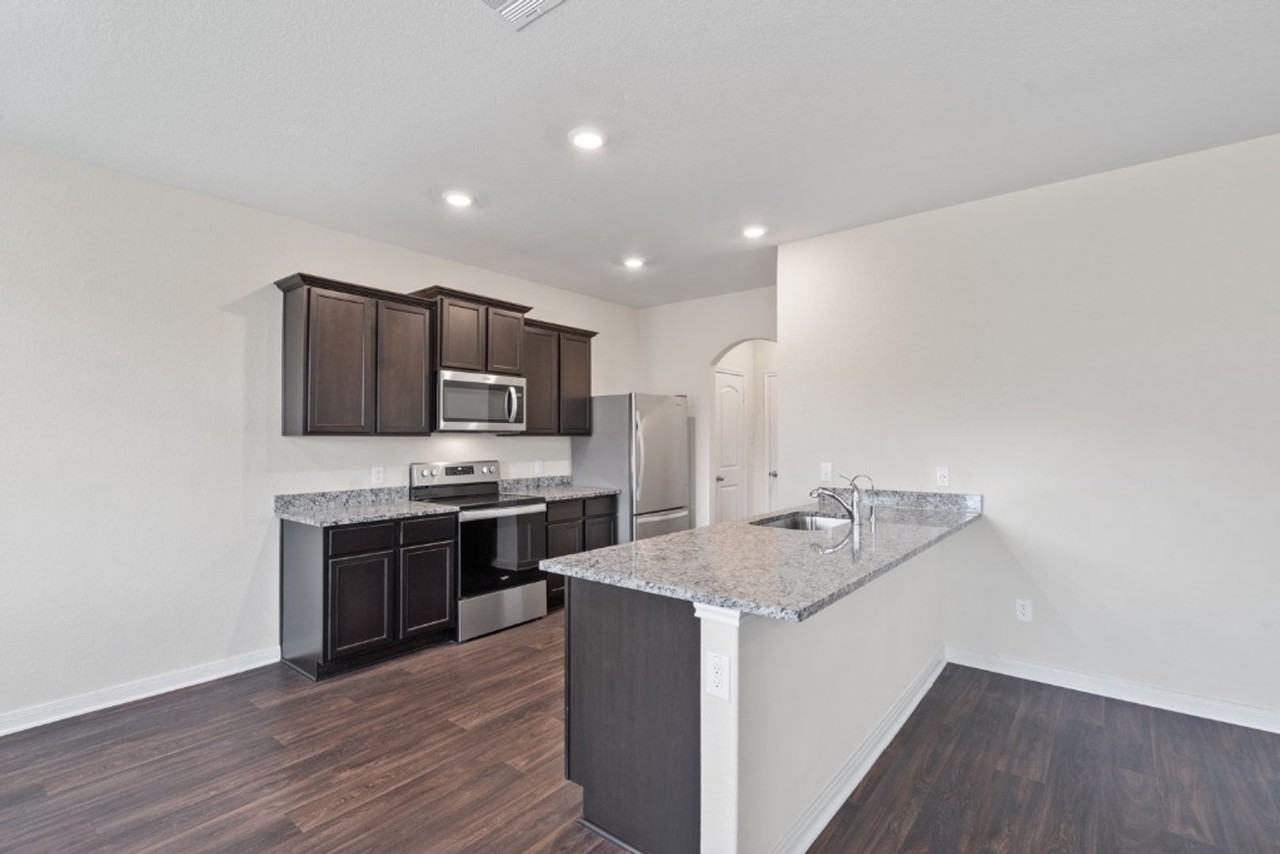 1342 Amy Dr - Photo 7 of 25