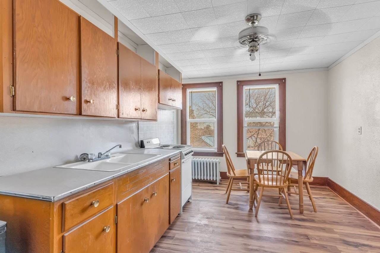 1086 Pollack 2118 Main St.  #7 - Photo 3 of 9