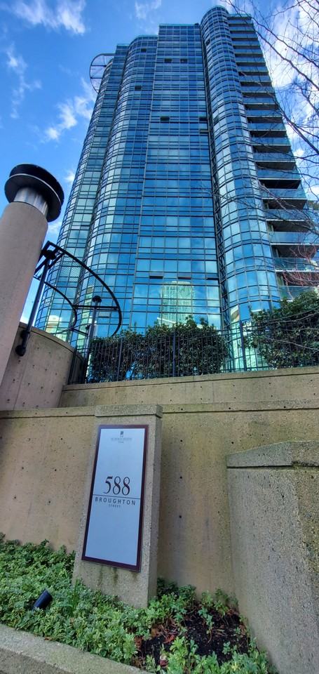588 Broughton Street #707