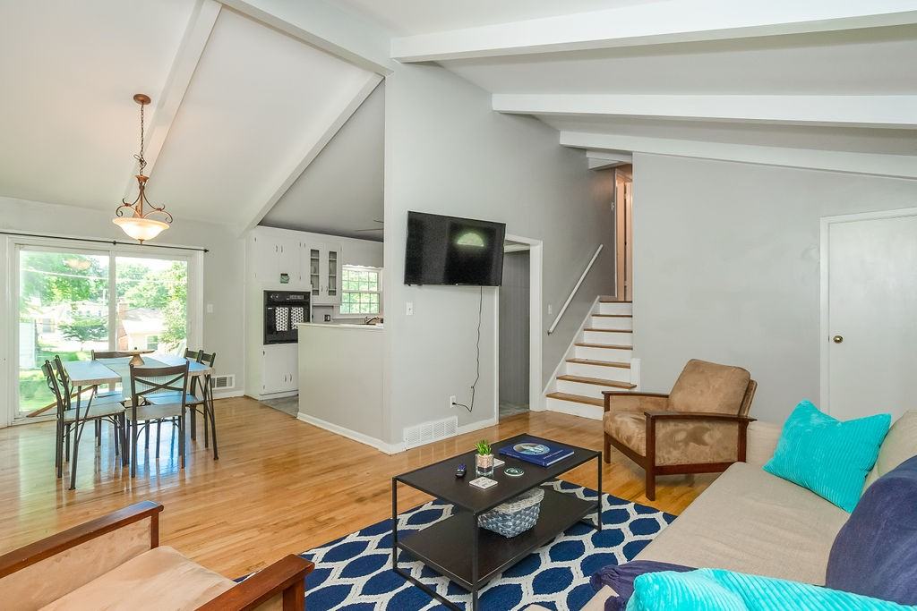 8901 Benson Street - Photo 2 of 26