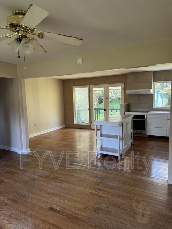 2032 Berea Ave - Photo 2 of 32