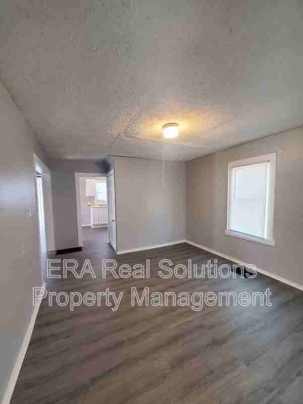 2429 Melrose Ave - Photo 3 of 21