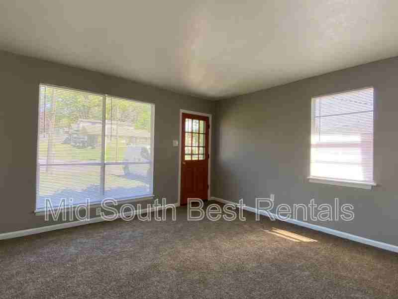 1465 S Cooper St - Photo 2 of 8