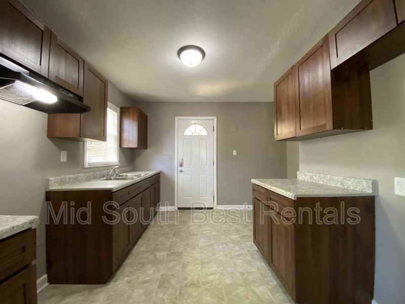 4714 Leonard Rd - Photo 3 of 8