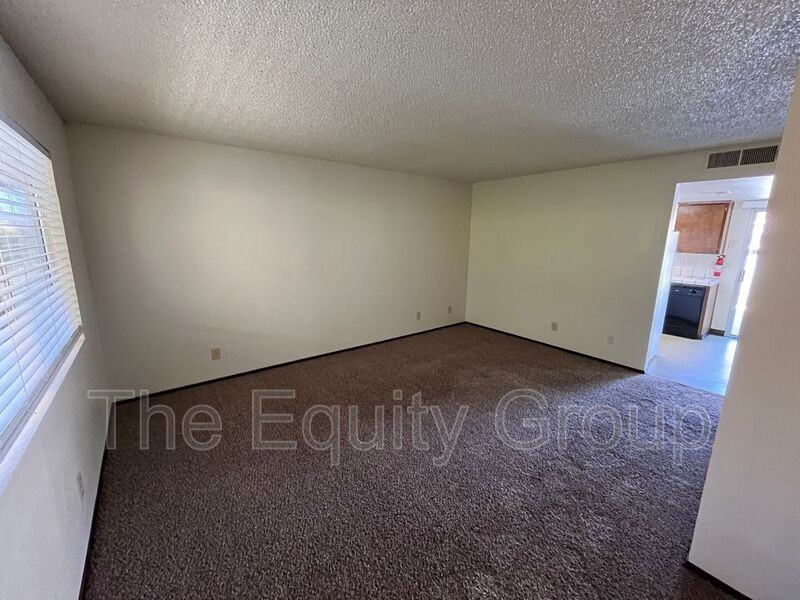 850 N Williford Dr - Photo 2 of 21