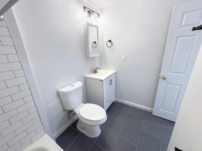 428 Liberty St - Photo 3 of 9