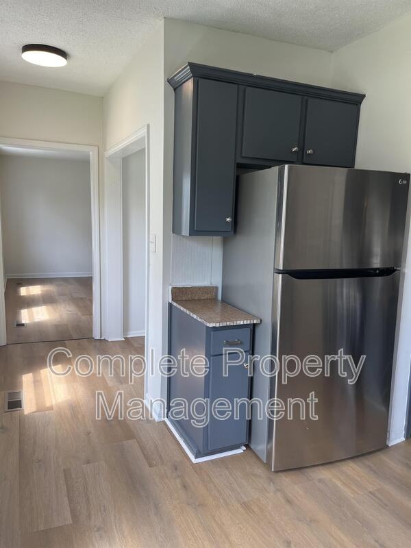 2319 Avenue F - Photo 3 of 20