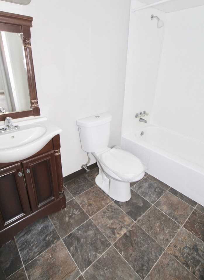 CANTERBURY COURT -- 087 - Photo 5 of 24