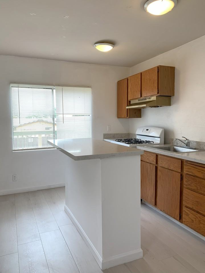 1014 Florida Street #1014 1/2 - Photo 4 of 15