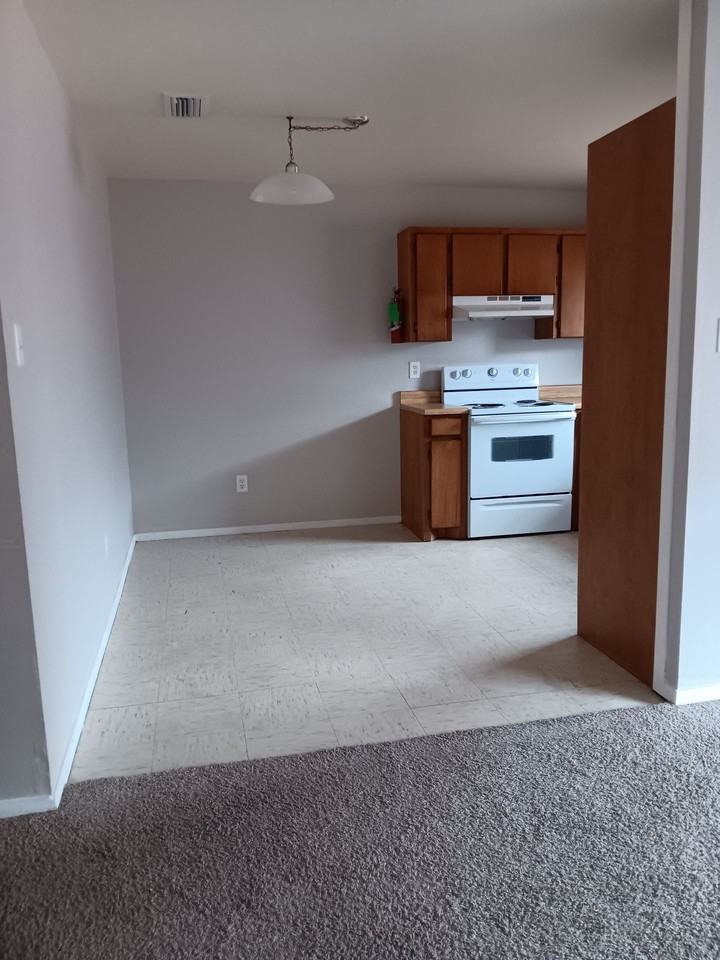 Look and Lease Special  $ 300.00 off first month rent ! - Photo 3 of 18