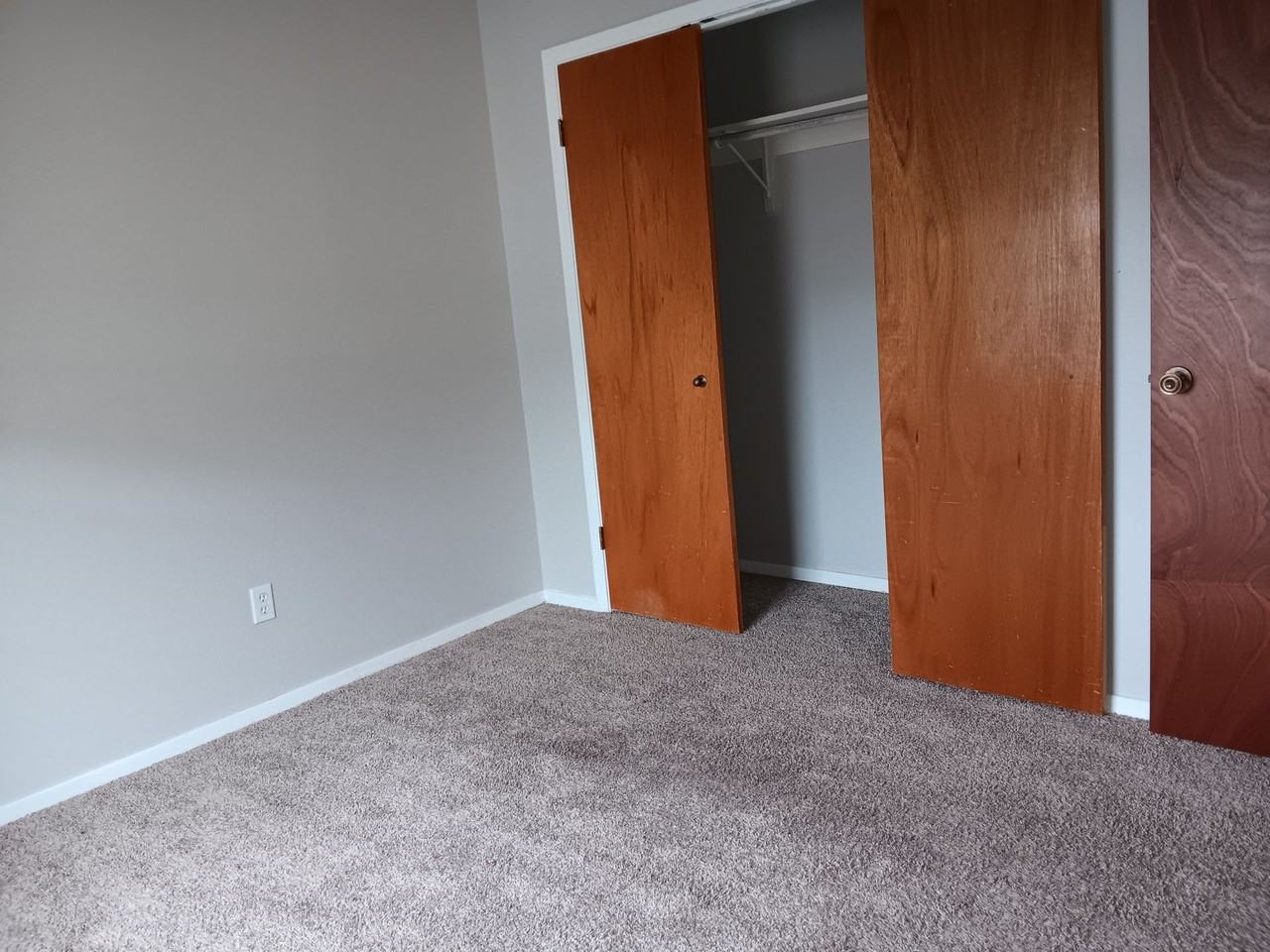 Look and Lease Special  $ 300.00 off first month rent ! - Photo 6 of 18