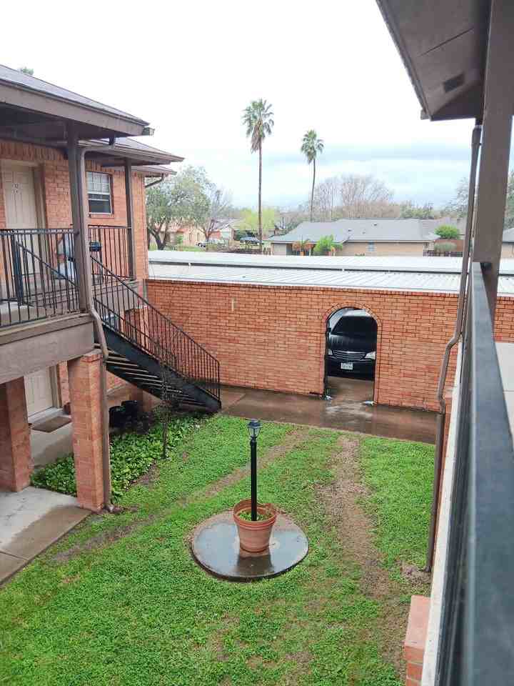 Look and Lease Special  $ 300.00 off first month rent ! - Photo 7 of 18