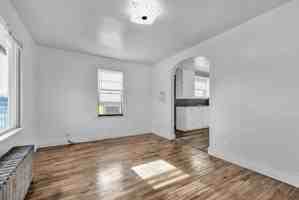 featured image of 405 405 N 2nd E Street