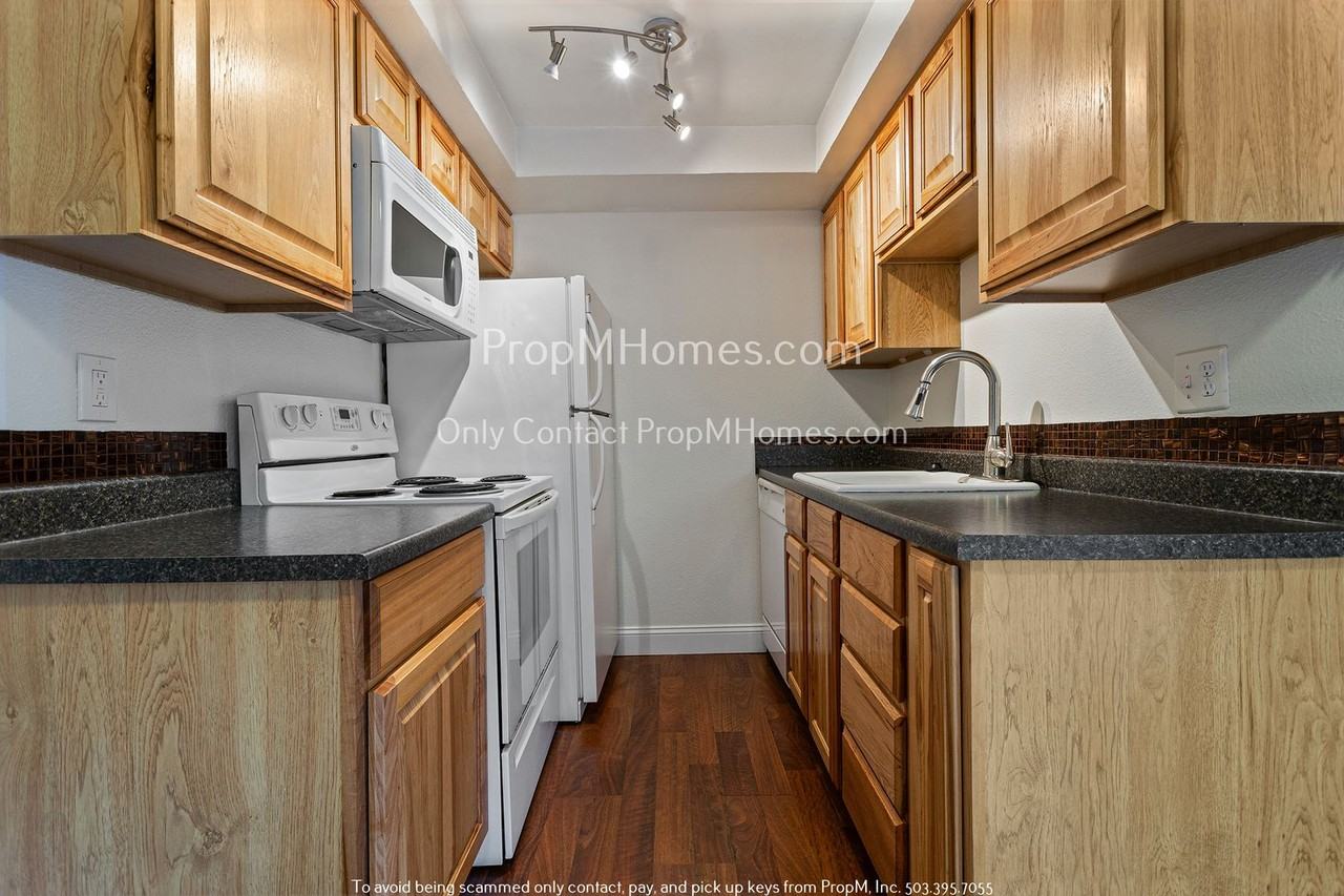 13 Crestfield Ct - Photo 4 of 22