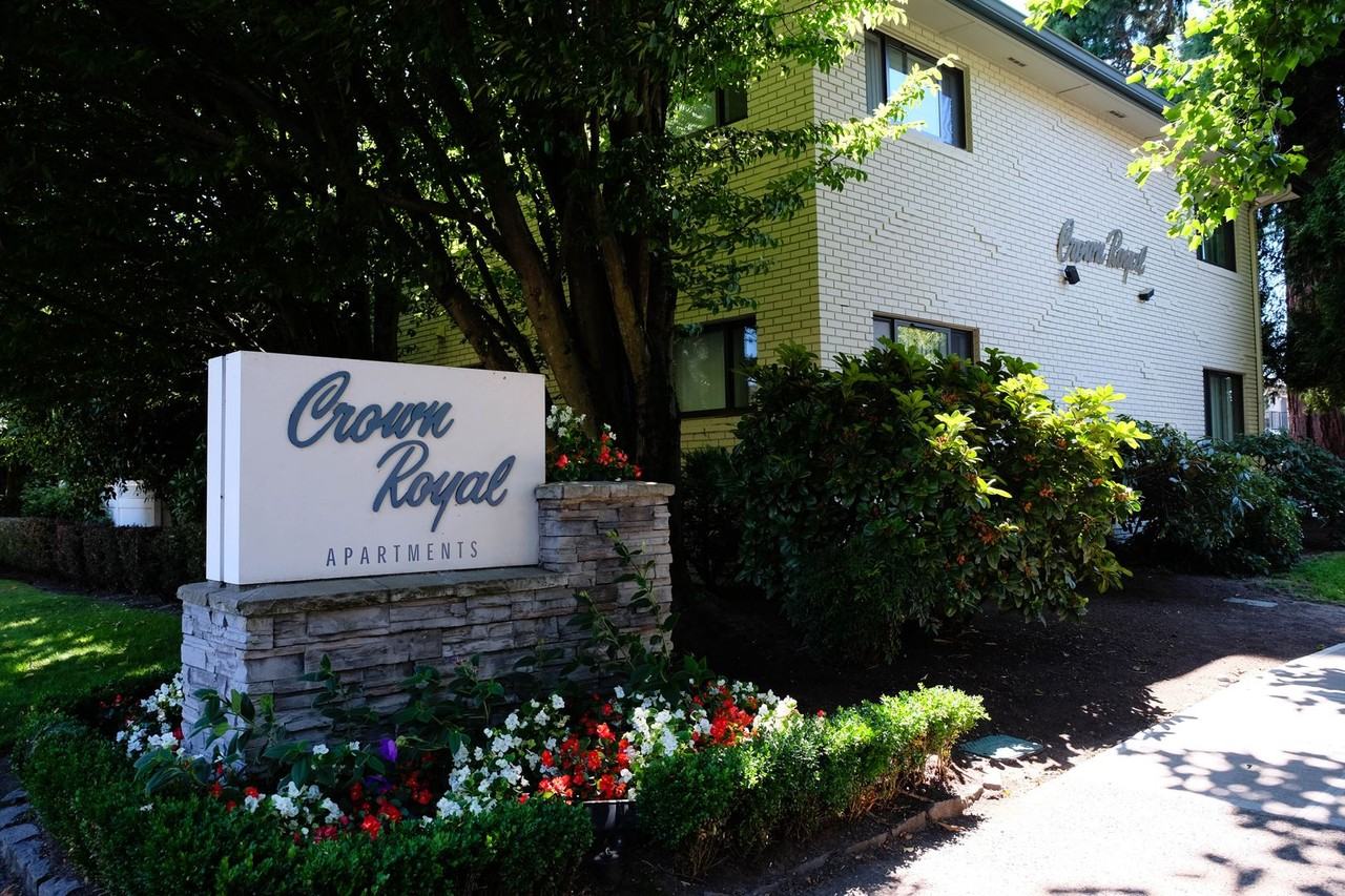 2003 Ne Hancock St - Photo 2 of 11