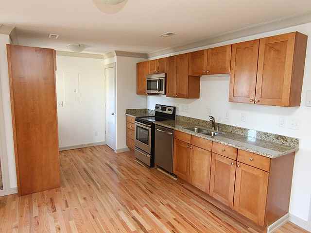 916 W TRINITY - Photo 3 of 11