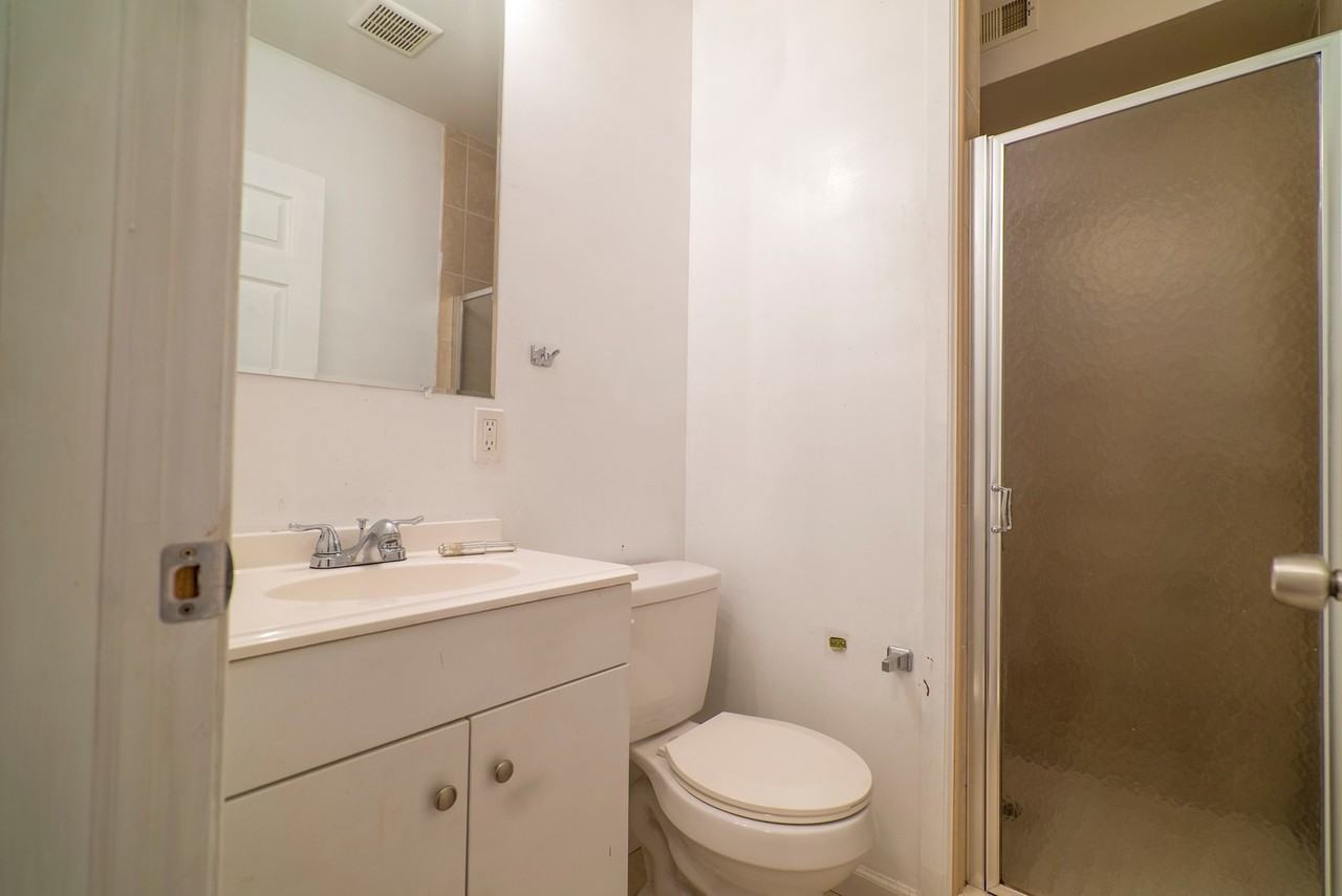 2123 N 19th St - Photo 4 of 13