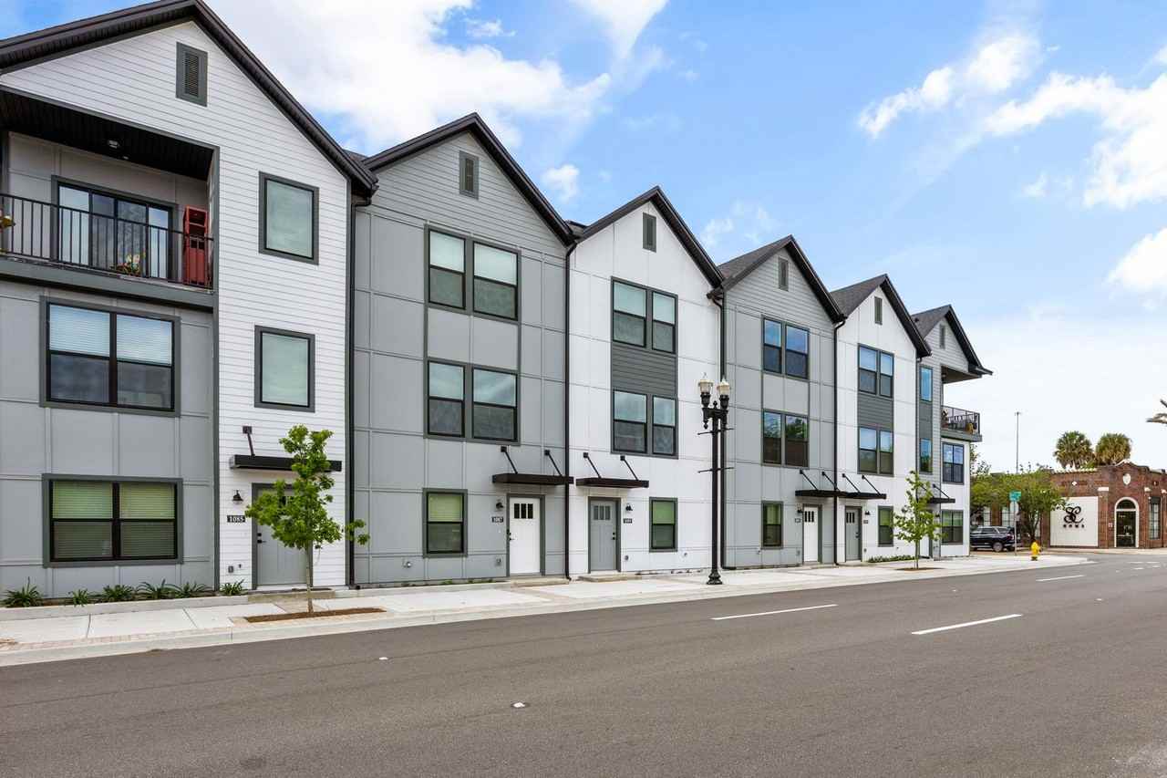 1091 Farwell St Bldg 1 - Photo 2 of 26