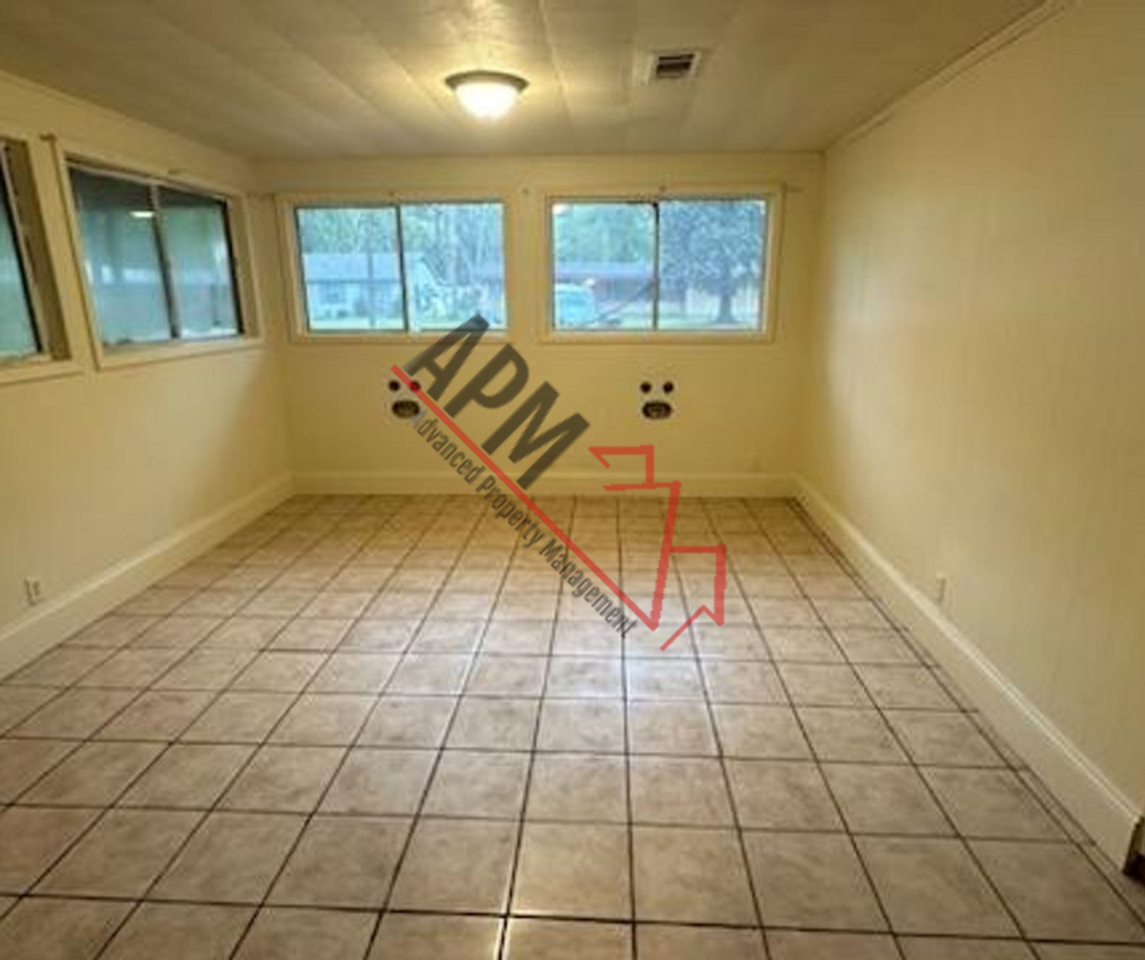 3707 Grammont St - Photo 2 of 10