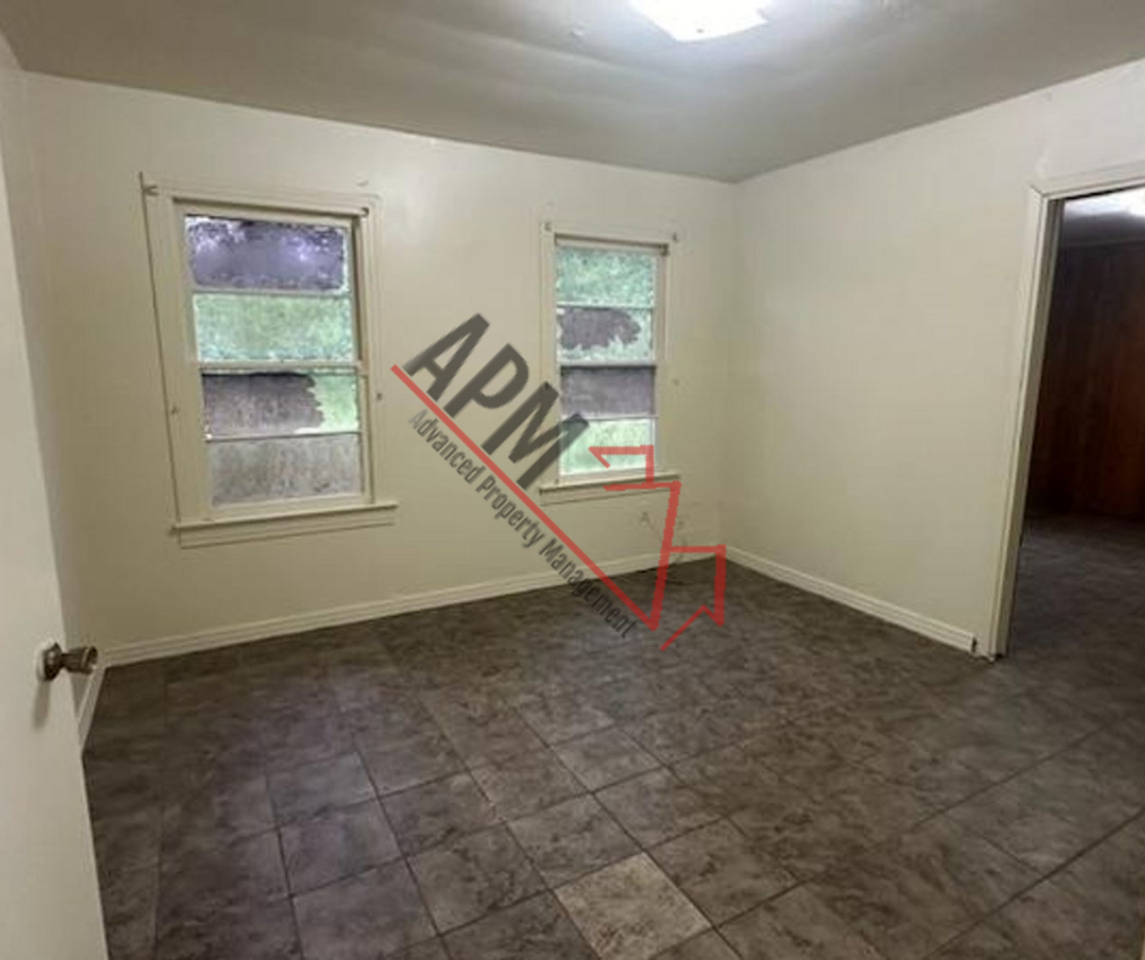 3707 Grammont St - Photo 6 of 10