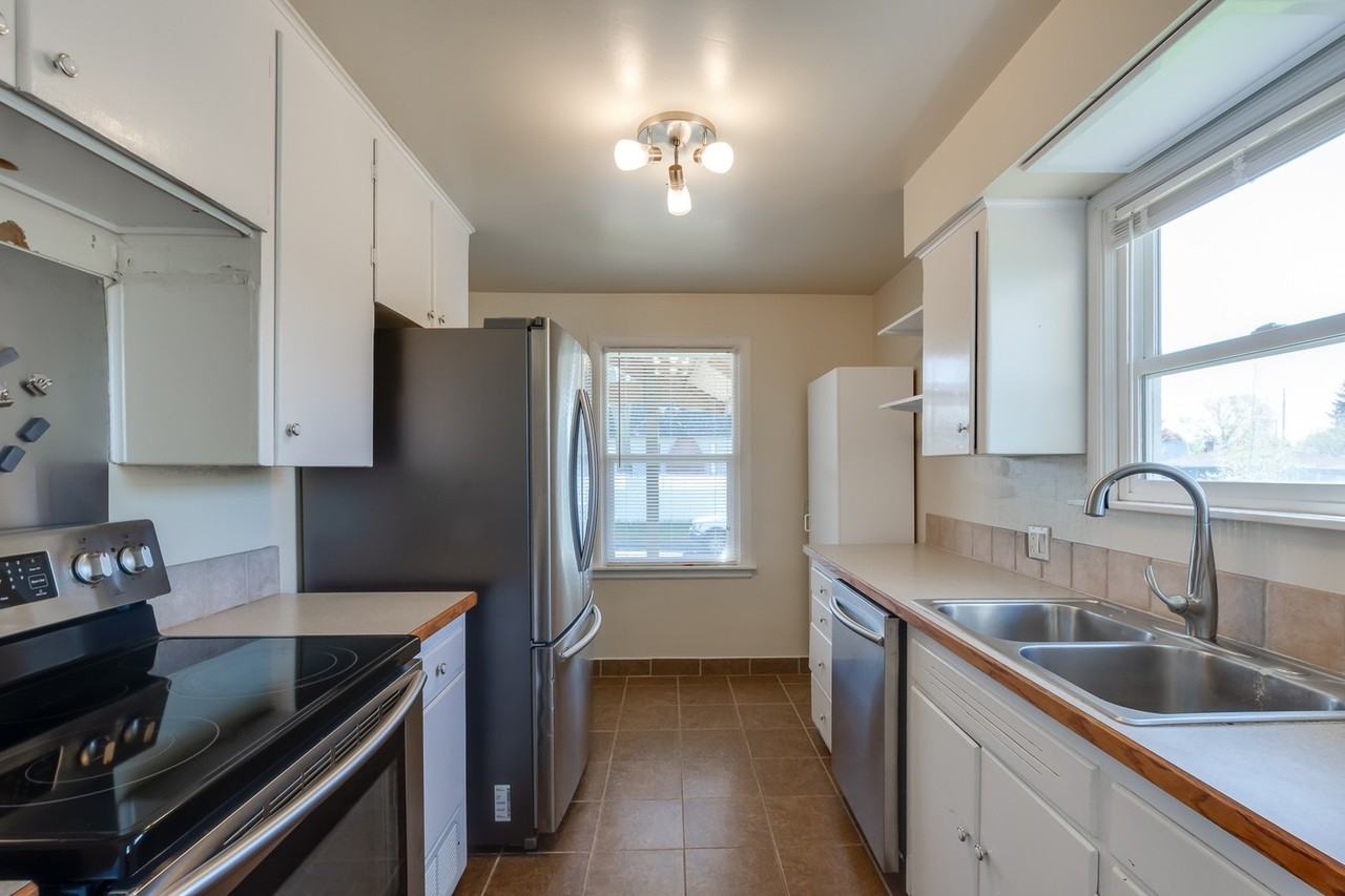 1504 W Kiernan Ave - Photo 5 of 29