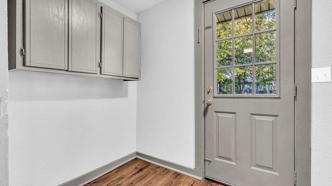 1211 Stanley St Sw - Photo 7 of 13