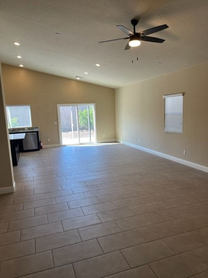 785 Strada St - Photo 2 of 10