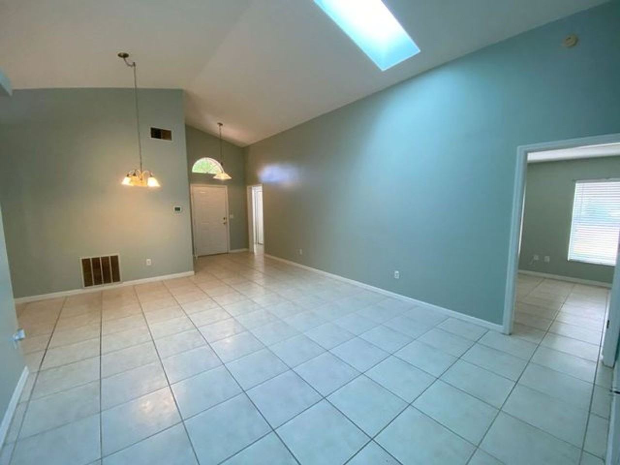 322 Riunite Cir - Photo 3 of 20