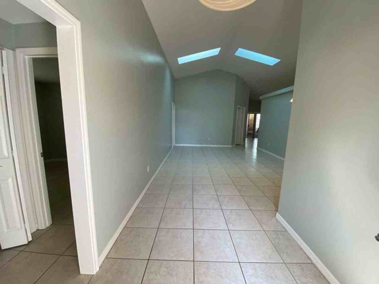 322 Riunite Cir - Photo 4 of 20