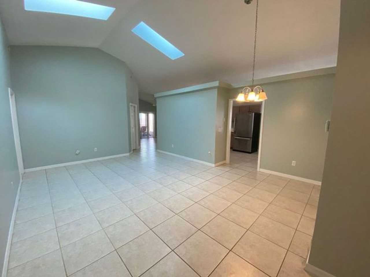 322 Riunite Cir - Photo 5 of 20