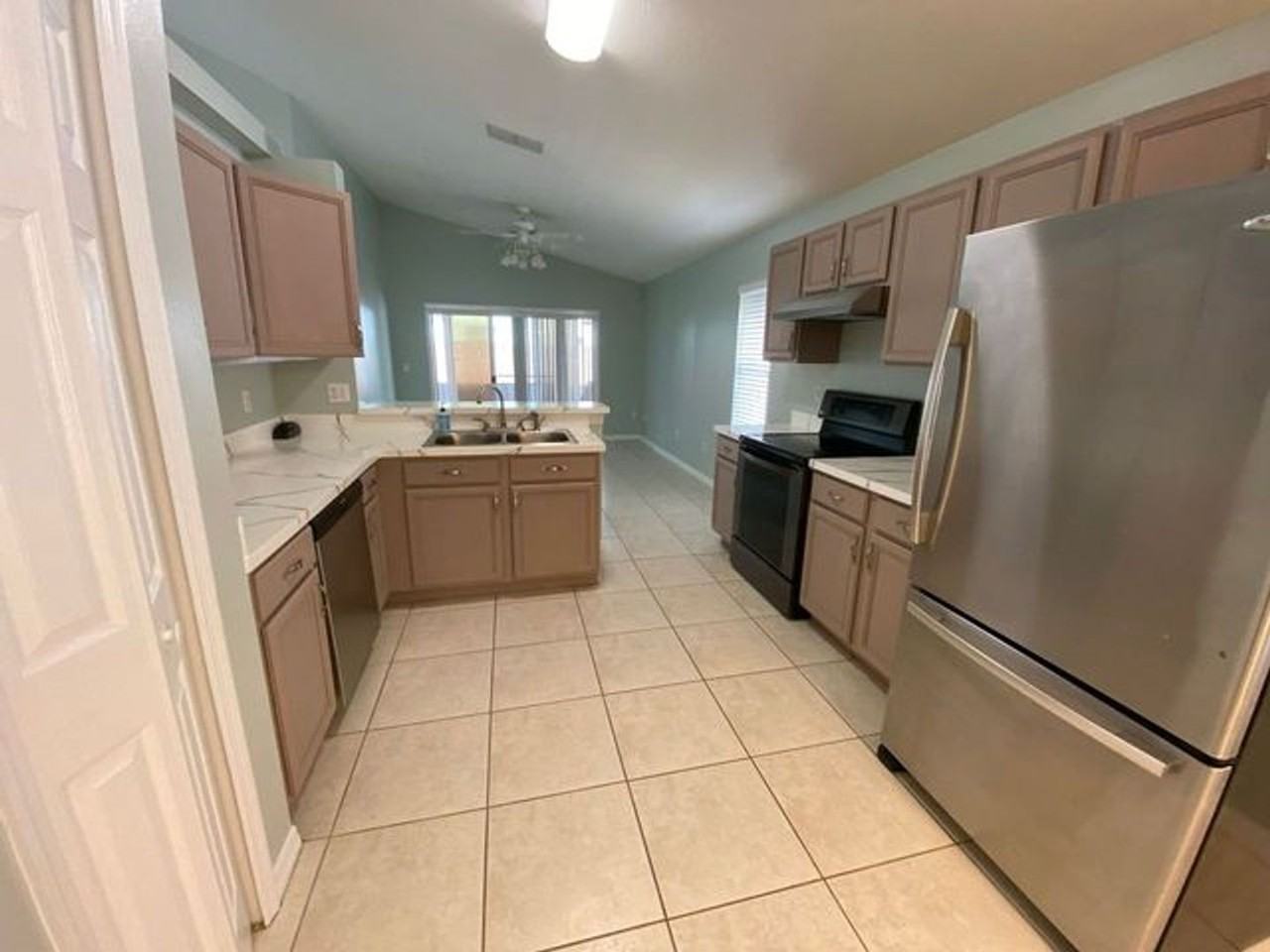 322 Riunite Cir - Photo 6 of 20
