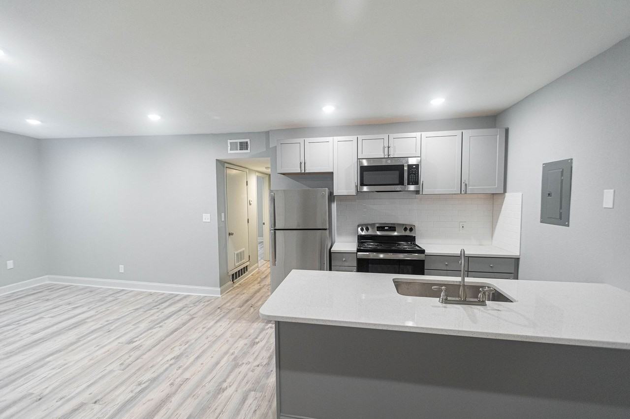 1207 E Armour - Photo 2 of 11