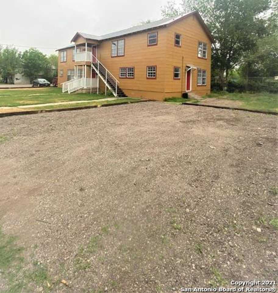 Margaret St In Kenedy,TX (MN 1) - Photo 2 of 25