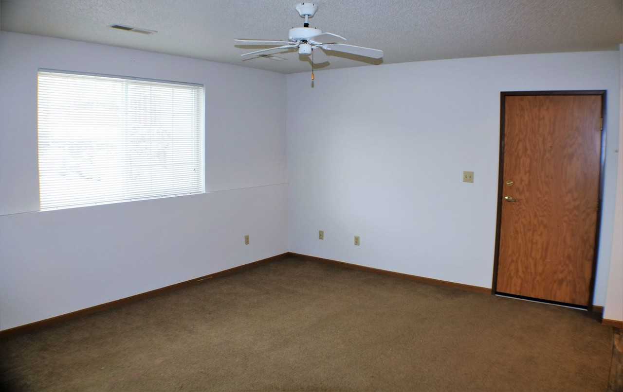 403 S Scott Blvd - Photo 5 of 17