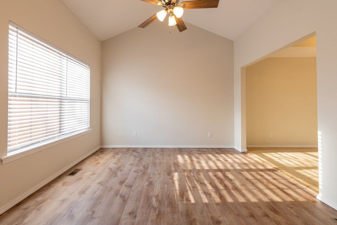 1156 S Grant Ave - Photo 3 of 24
