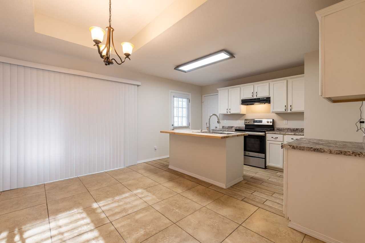 1156 S Grant Ave - Photo 5 of 24
