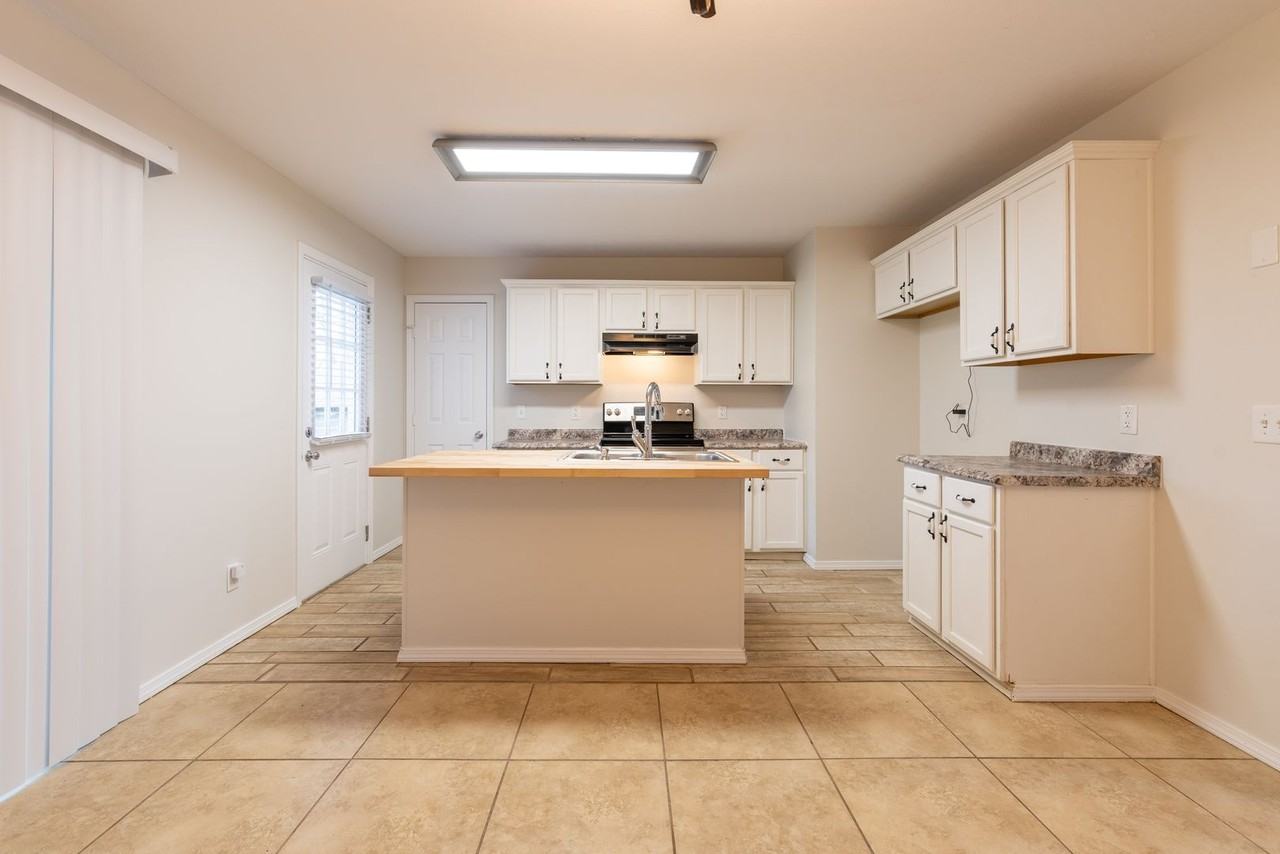1156 S Grant Ave - Photo 6 of 24
