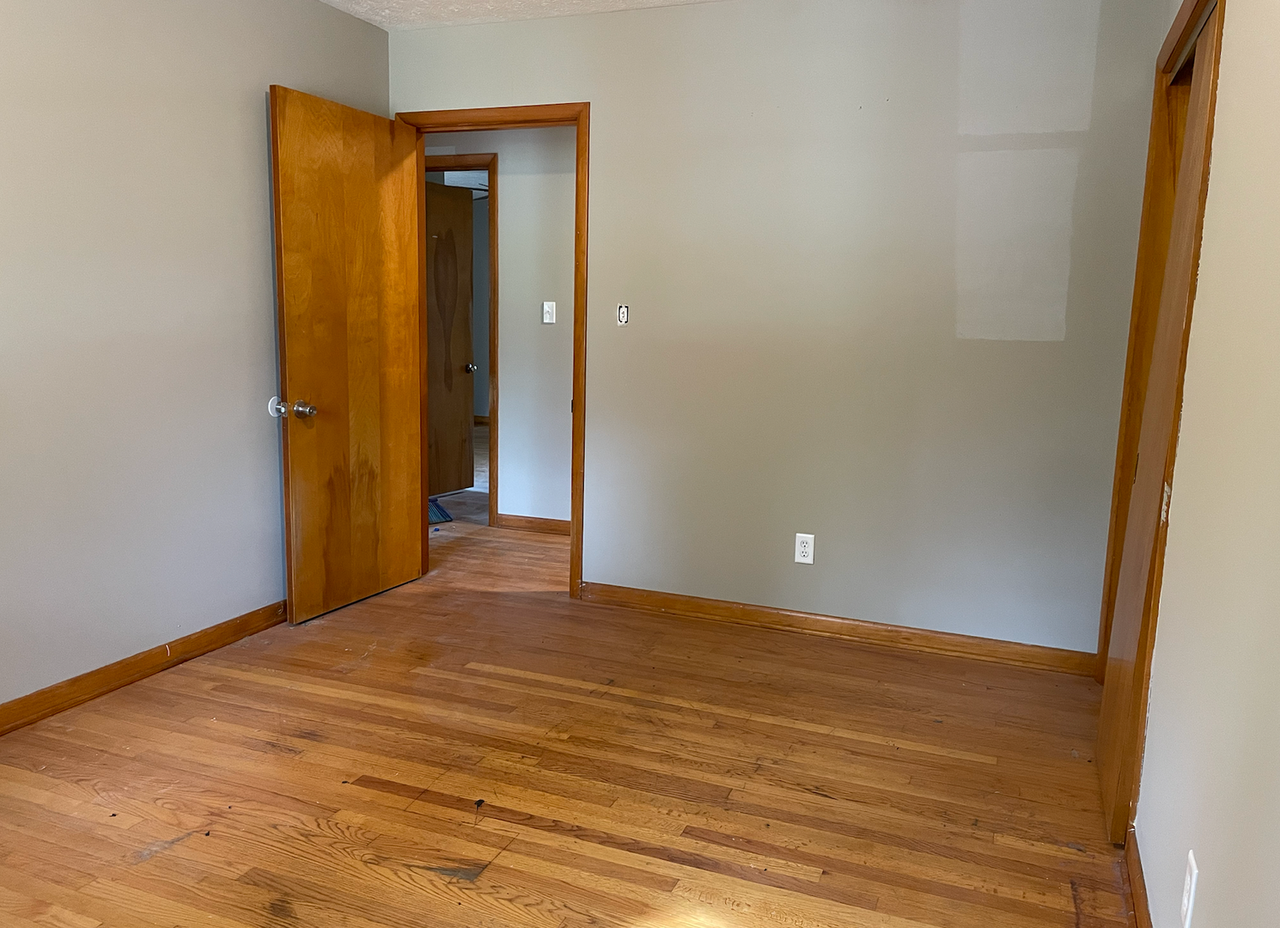 1112 Oak Dr - Photo 4 of 7