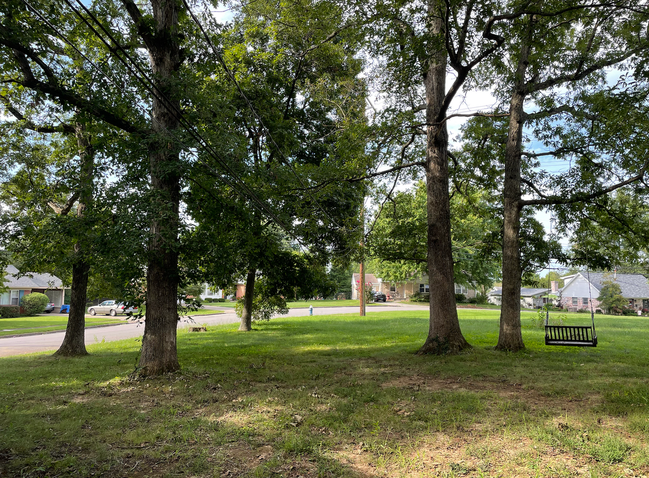 1112 Oak Dr - Photo 7 of 7