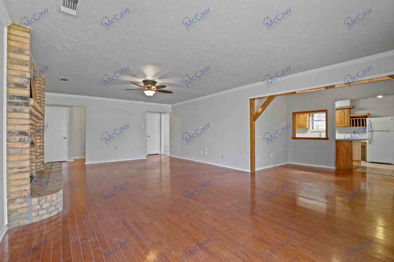 213 Gregory Dr - Photo 2 of 16