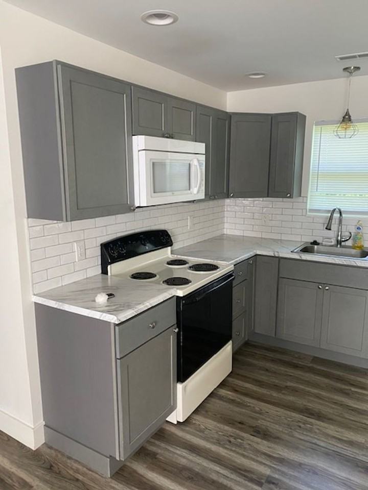 803 Ridgeway Ave - Photo 3 of 16