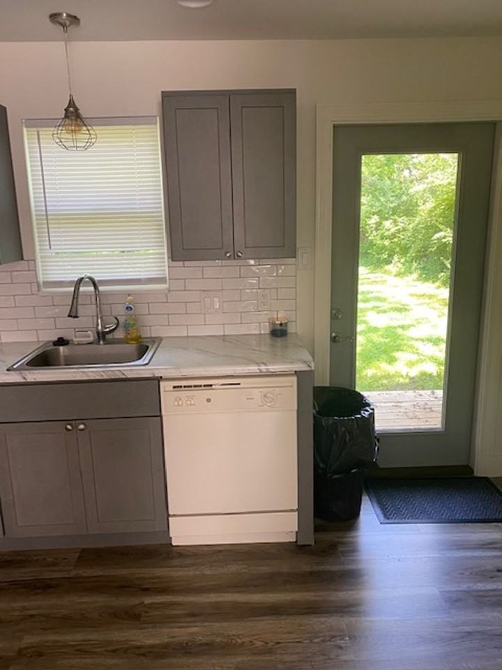 803 Ridgeway Ave - Photo 4 of 16