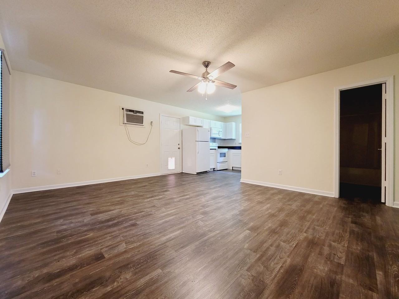 631 N Weldon St - Photo 2 of 8