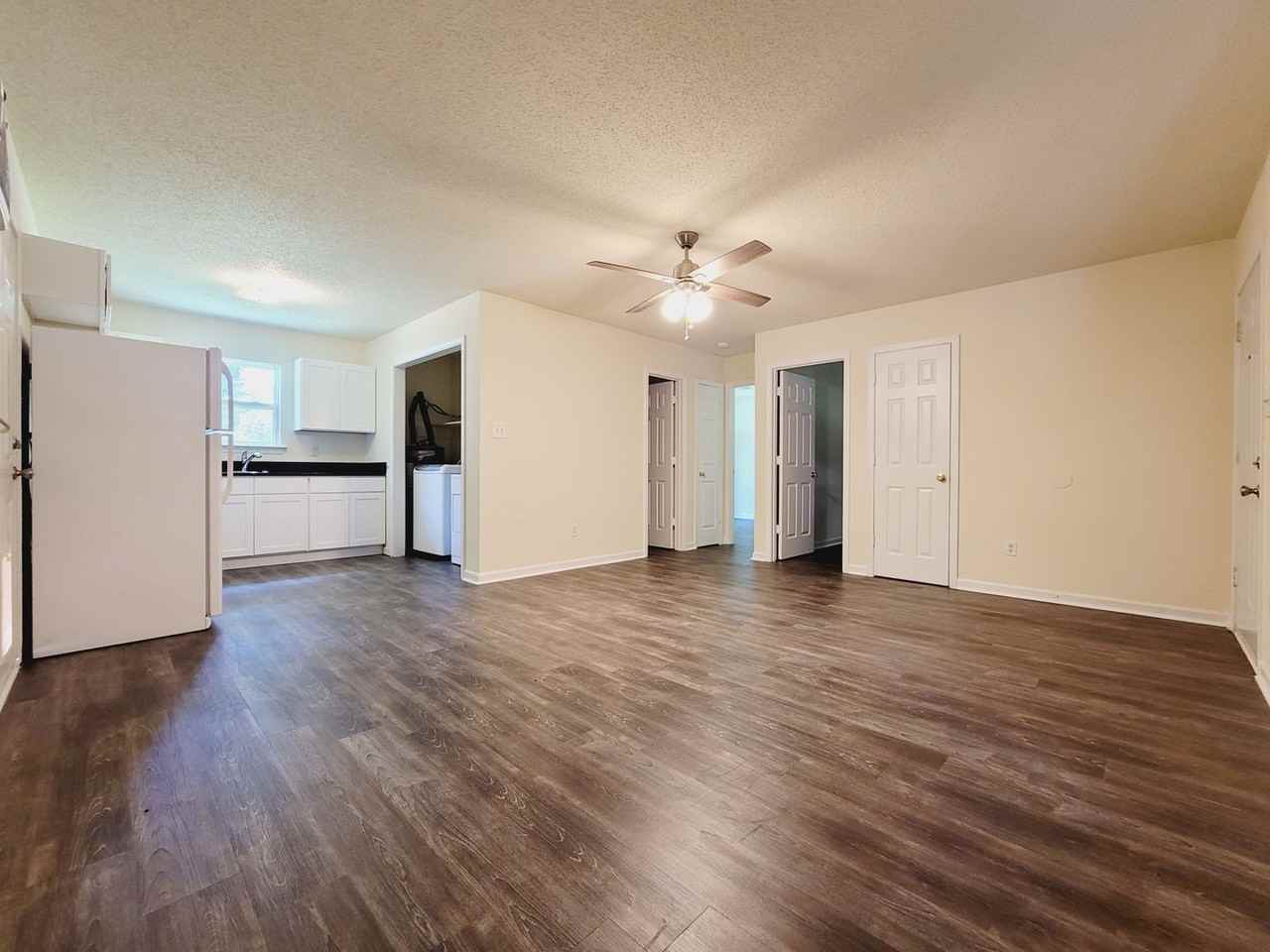 631 N Weldon St - Photo 3 of 8