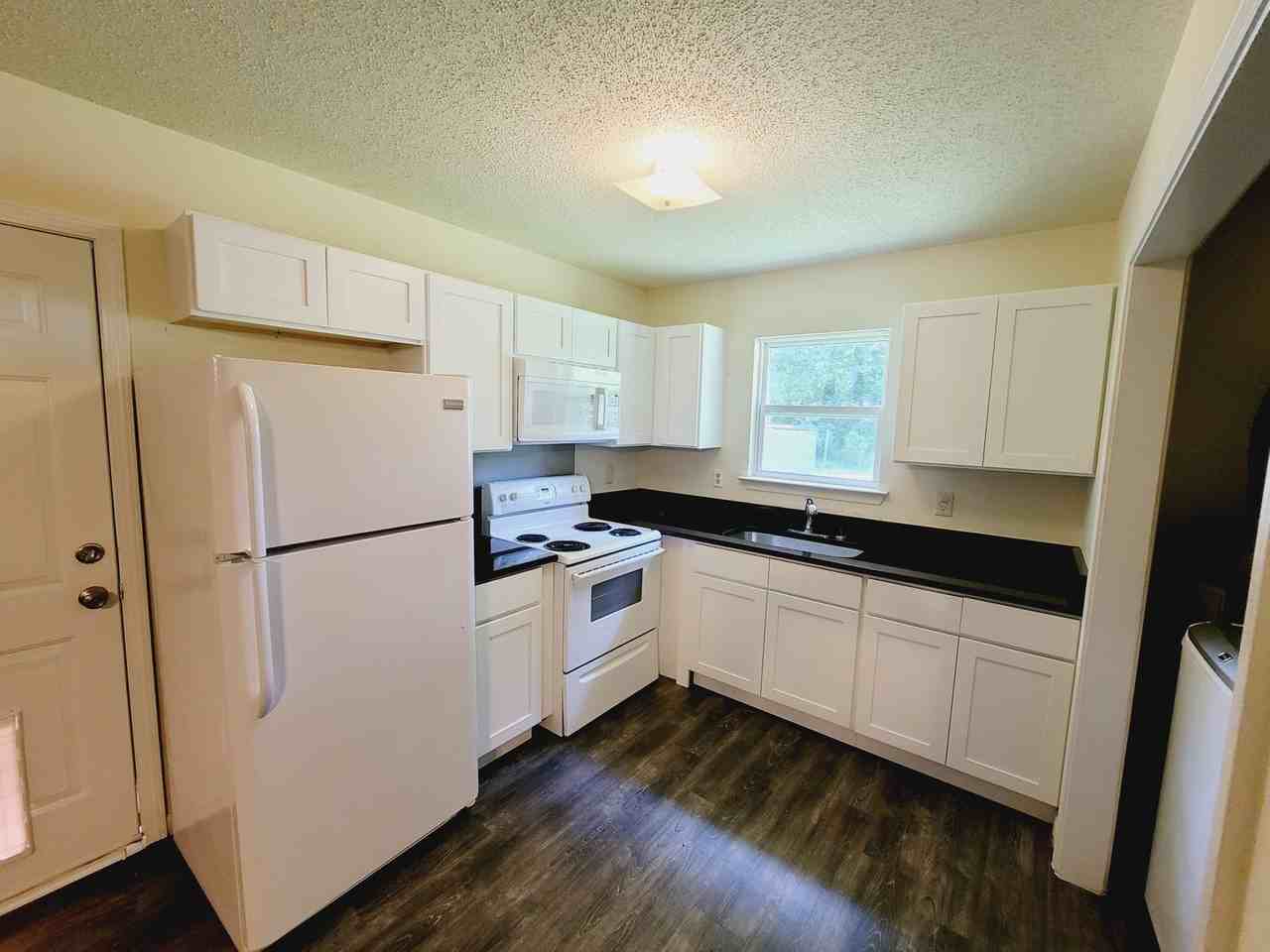 631 N Weldon St - Photo 4 of 8