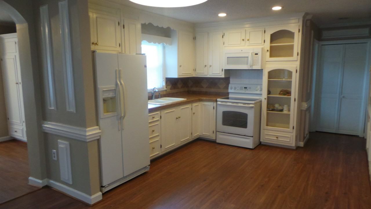 2307 W Greensboro Chapel Hill Rd - Photo 2 of 11