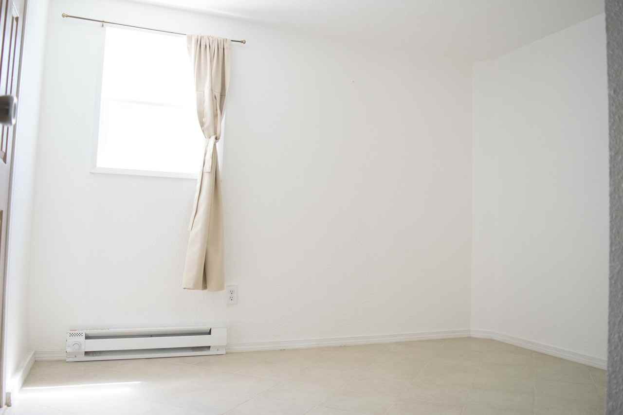 900 Nw Clifford St - Photo 4 of 7