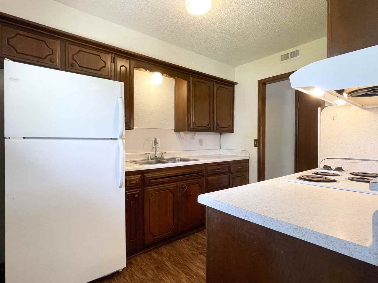 4841 Newport Drive - Photo 6 of 22